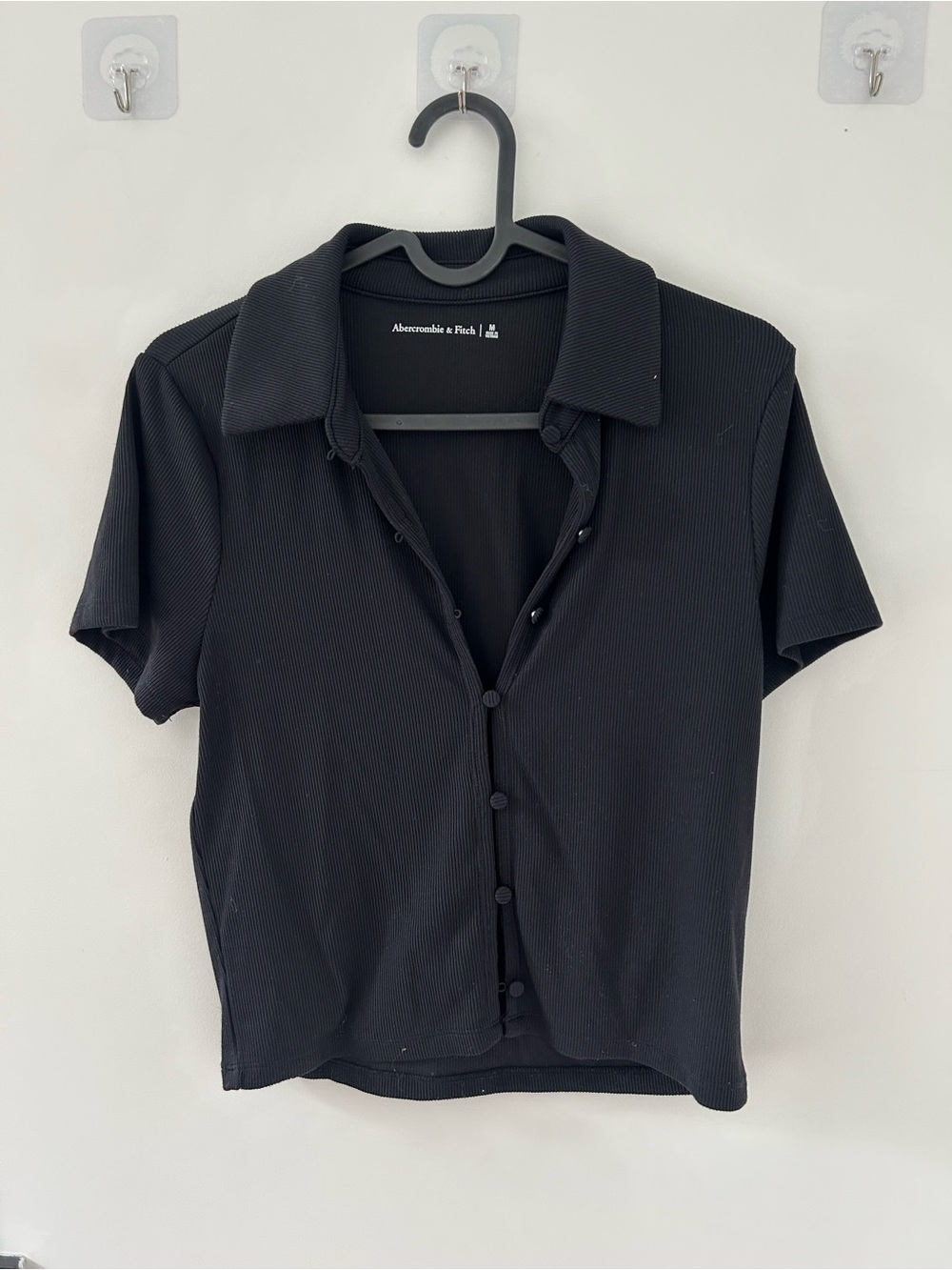 Abercrombie & Fitch Black Short-Sleeve Ribbed Button Shirt